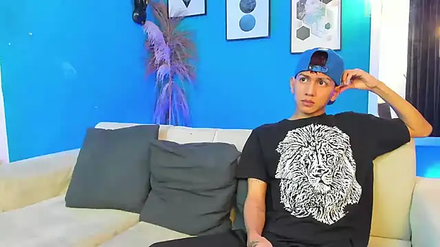 Marcus and Tony online show from February 25, 3:40 am