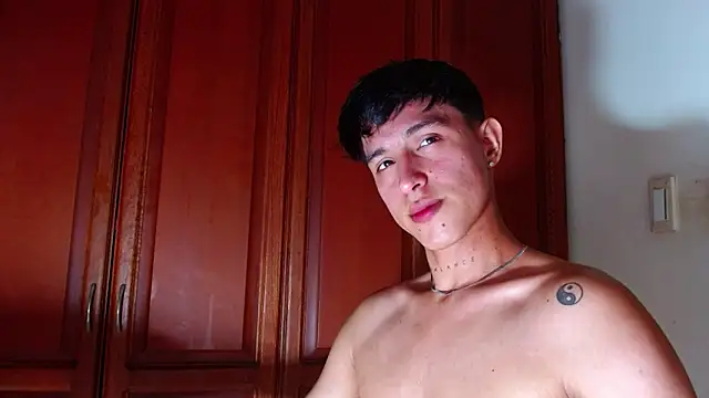 rowanbigboy23 online show from September 10, 2:21 am