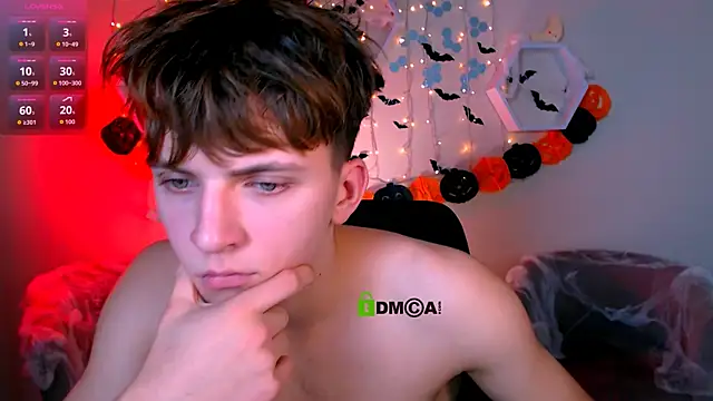 Snapshot of travis_wolf_ chatting on October 20, 6:56 pm travis wolf online show from October 20, 6:56 pm