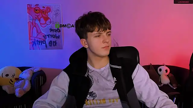 travis wolf  online show from January 7, 8:03 pm