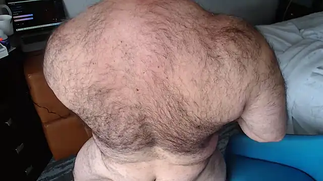 Snapshot of bullmusclejoe chatting on October 18, 2:33 pm bullmusclejoe online show from October 18, 2:33 pm