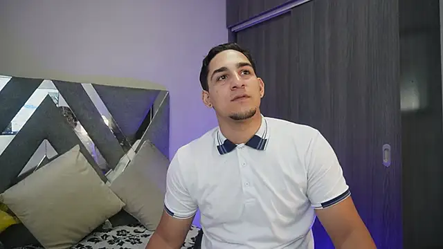 Snapshot of massimo_vidal_ chatting on September 27, 3:15 am massimo vidal  online show from September 27, 3:15 am