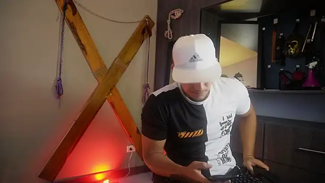 Snapshot of massimo_vidal_ chatting on September 15, 2:51 pm massimo vidal  online show from September 15, 2:51 pm