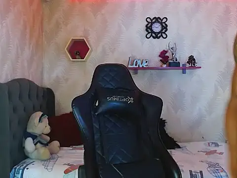 bull cam online show from October 31, 5:38 pm