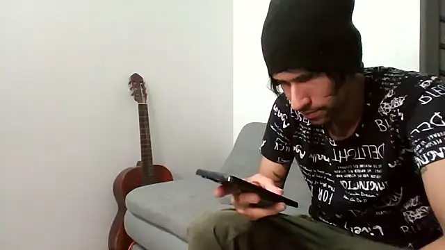 Alejandro92 cali online show from June 8, 12:50 am