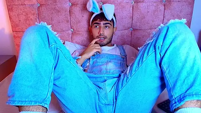 Ares Alpha online show from October 25, 8:32 pm