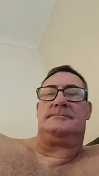 Snapshot of goldenman59 chatting on October 13, 10:43 am goldenman59 online show from October 13, 10:43 am