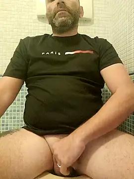 Snapshot of gigilola84 chatting on October 12, 5:23 am gigilola84 online show from October 12, 5:23 am
