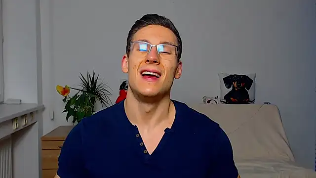 ZeinMiracles online show from December 22, 8:39 pm