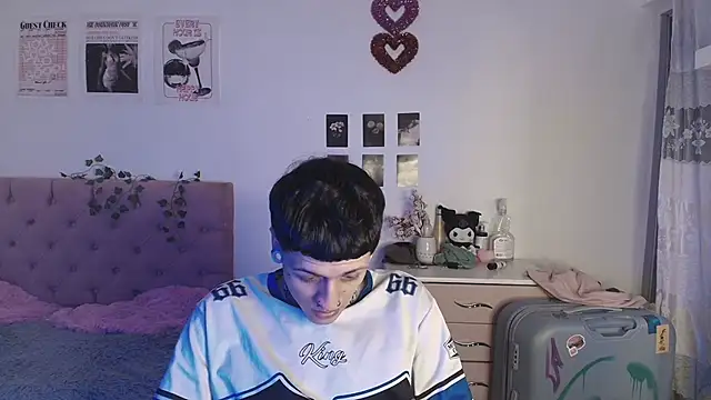 2cyboy  online show from September 15, 10:00 pm