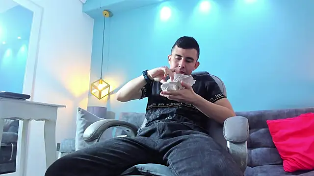 Snapshot of Eross_Santy chatting on September 11, 12:59 pm Eross Santy online show from September 11, 12:59 pm
