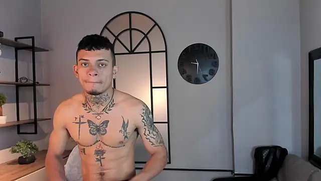 MrJustin  online show from October 20, 8:13 pm