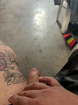 Snapshot of cfomega4592 chatting on October 10, 5:51 pm cfomega4592 online show from October 10, 5:51 pm