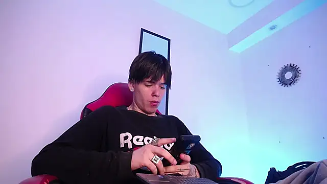 Anhonymus  online show from November 9, 3:43 am