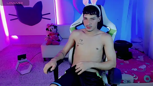 yankees  online show from October 10, 4:23 pm