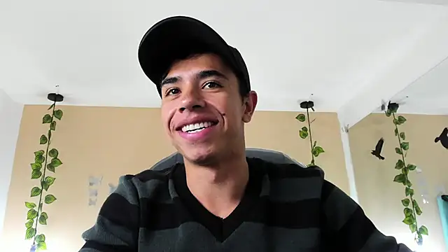 Muscle Scott online show from October 14, 12:45 pm