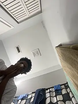 dmmeformerch online show from April 1, 3:09 pm