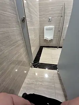 winter0cold  online show from November 8, 7:00 am