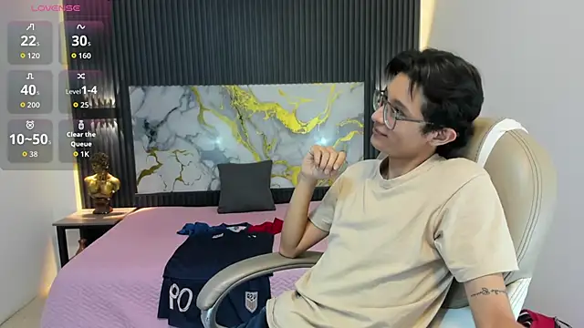 SantiagoRusso18 online show from November 14, 12:06 pm