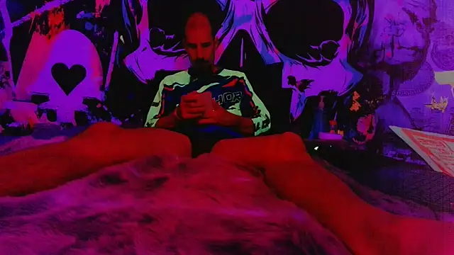 Ti-Pig online show from October 8, 2:21 pm