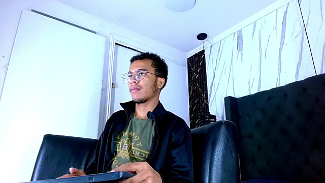 aston xvera online show from December 14, 4:08 am