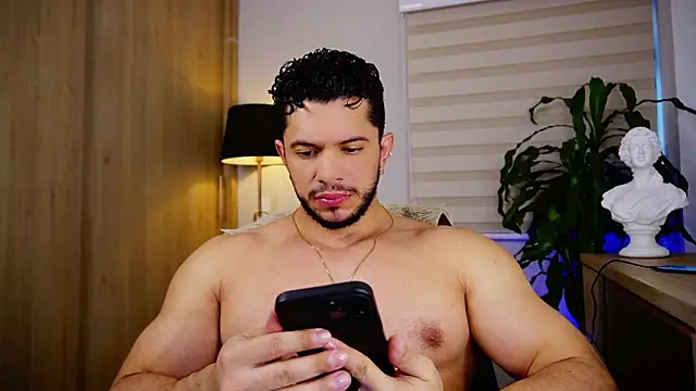 Erick Thompsonx online show from February 18, 9:01 pm