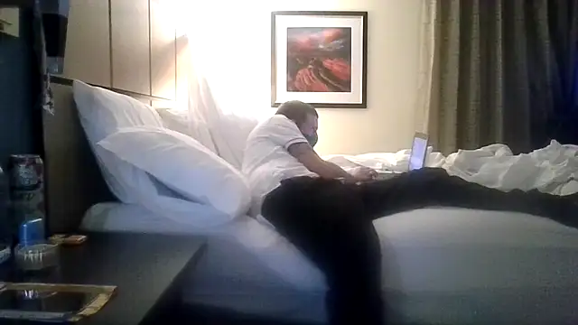 Snapshot of WWGD69 chatting on October 24, 6:04 am WWGD69 online show from October 24, 6:04 am