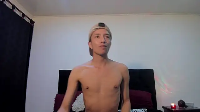 mhatias  online show from November 26, 7:11 am