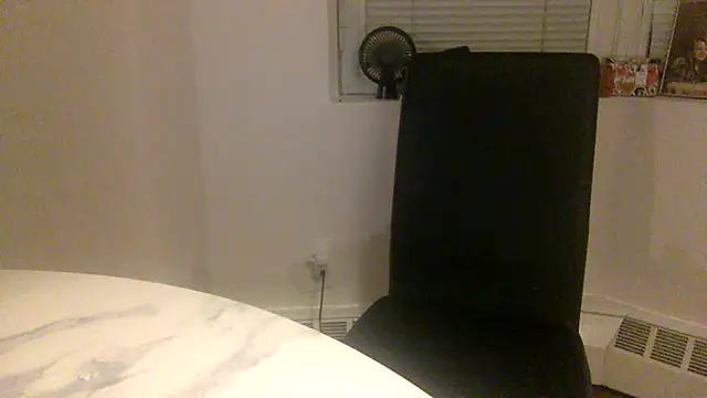 Snapshot of edger4lif3 chatting on October 17, 4:27 am edger4lif3 online show from October 17, 4:27 am
