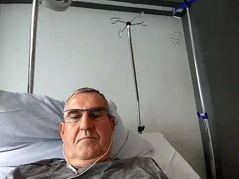 Oldmenhot66 online show from October 21, 8:39 am