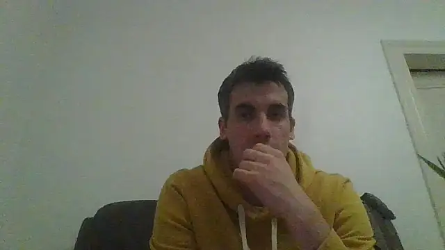 JulioIsHere4you online show from November 22, 8:30 pm