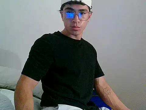 0anonimo bottom1 online show from April 13, 2:45 am