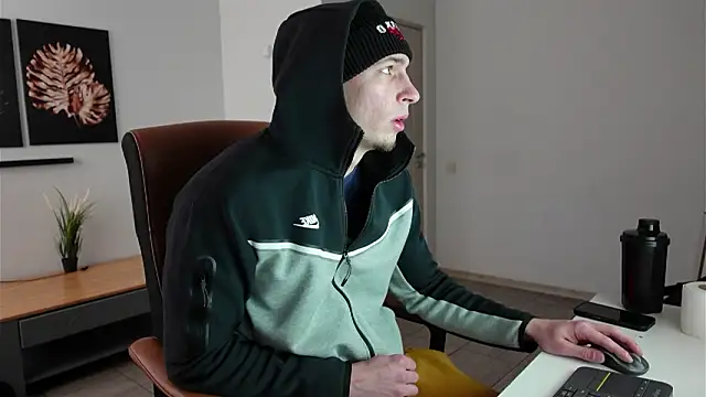 Ryan Dozer online show from March 21, 7:12 am