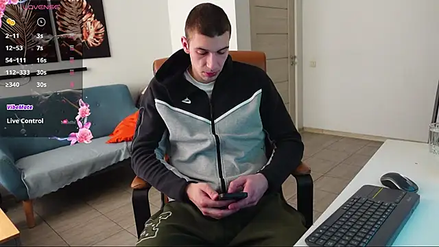 Ryan Dozer online show from April 11, 5:47 am