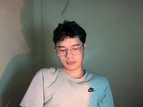 Snapshot of keirflorianxx chatting on September 16, 5:25 pm keirflorianxx online show from September 16, 5:25 pm