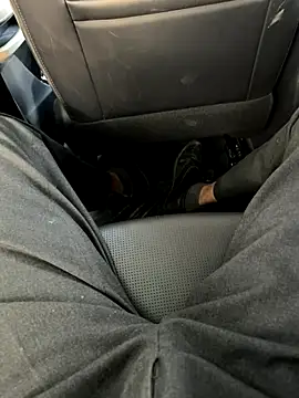 Snapshot of your-hugehard-ashi chatting on October 13, 11:16 am your-hugehard-ashi online show from October 13, 11:16 am