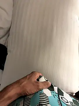 Snapshot of your-hugehard-ashi chatting on October 29, 6:00 pm your-hugehard-ashi online show from October 29, 6:00 pm