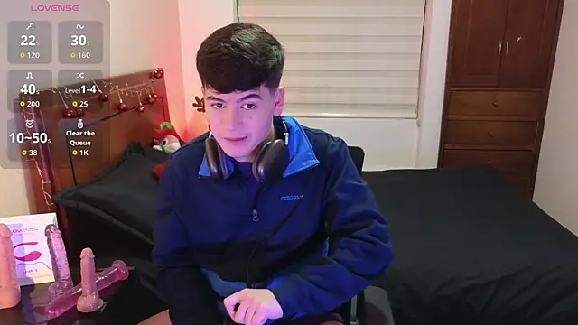 tightncuteass online show from December 3, 12:49 am