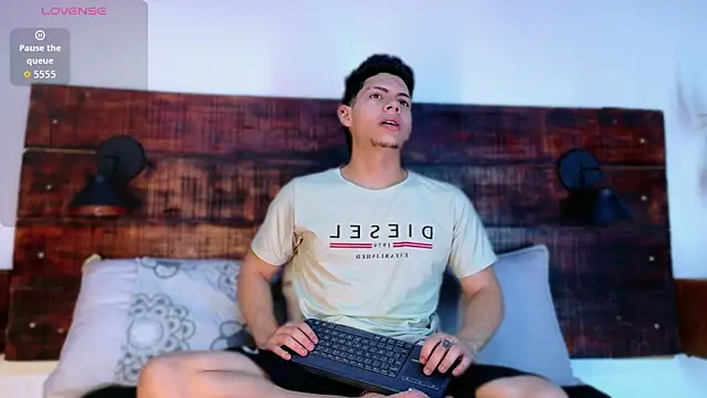 JhosuaVega online show from February 5, 2:40 am