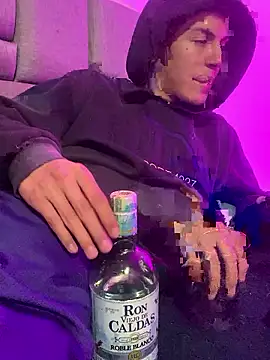 NaytonFreeman online show from January 7, 5:29 pm