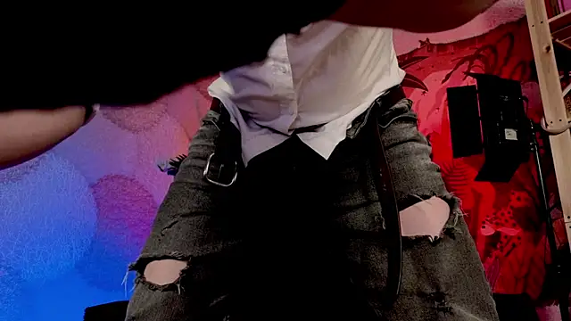 Vincent Hardman online show from April 4, 8:39 pm