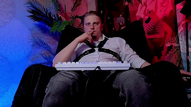 Vincent Hardman online show from April 14, 8:19 pm