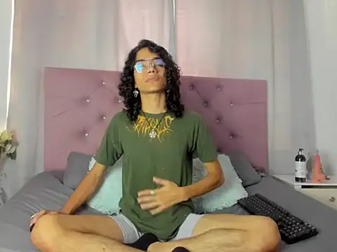 EthanBlackwoodd online show from October 9, 8:03 pm