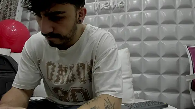 Jack Daniel   online show from December 4, 7:21 pm