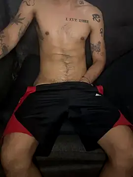 latinoxx1992 online show from September 16, 1:39 am