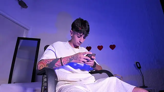 Snapshot of j_martony chatting on September 18, 1:02 pm j martony online show from September 18, 1:02 pm