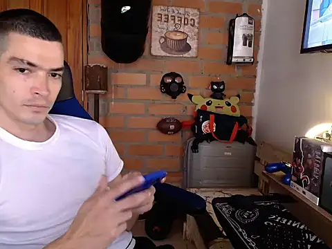 Snapshot of Travis_R chatting on October 26, 1:24 pm Travis R online show from October 26, 1:24 pm