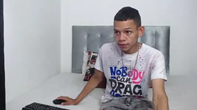 dylandevilx online show from October 29, 6:44 pm