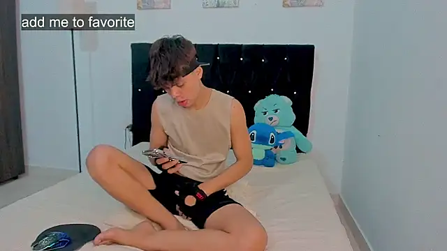 Zacktorres  online show from November 1, 10:47 pm