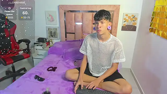 DemianSalvatore online show from January 5, 8:45 pm